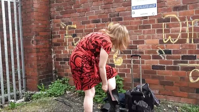 Najlepsze porno bez rejestracji Dziewczyna jedzie stare pizdy Dick, aby znaleźć jego żenujące