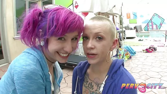 Najlepsze porno bez rejestracji Klaun odzież stare siwe cipy