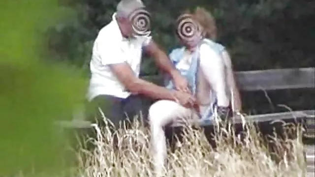 Najlepsze porno bez rejestracji Piękna brunetka z długimi kolejkami gołe stare pizdy